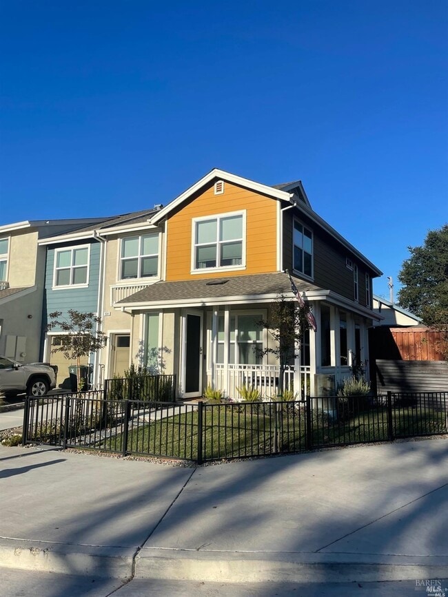 Building Photo - 904 Prospect Ave