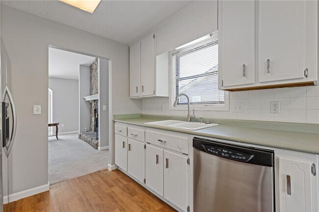 Building Photo - 4811 Nevilly Way