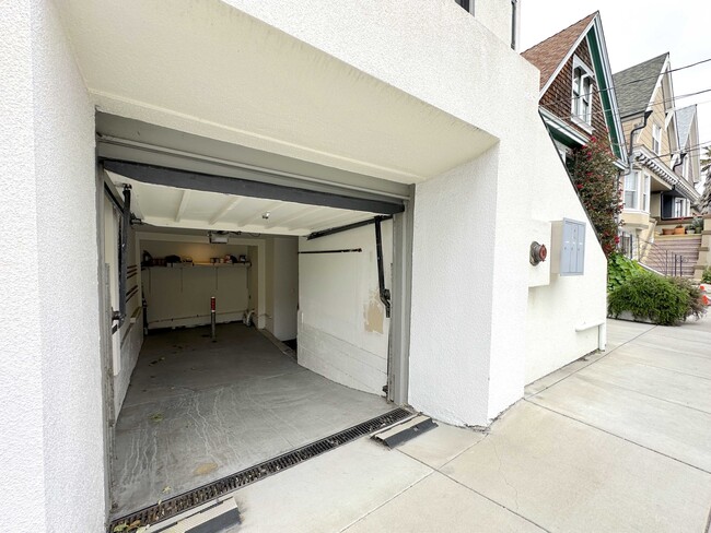 Building Photo - 108 Bosworth St