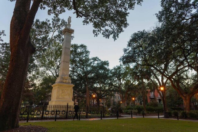 Building Photo - 209 W Bolton St