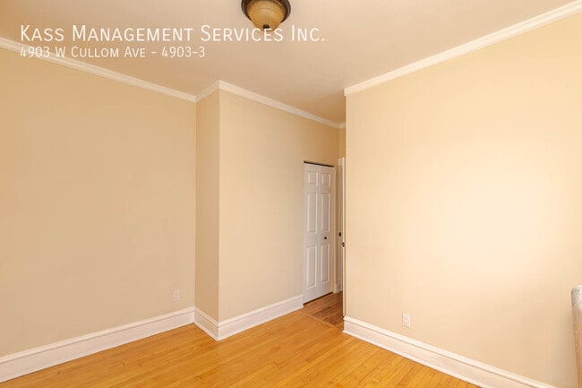 Building Photo - Beautiful Portage Park 2 bed - Heat Includ...