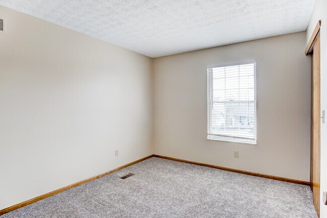 Building Photo - 4 Bedroom Home in Hilliard