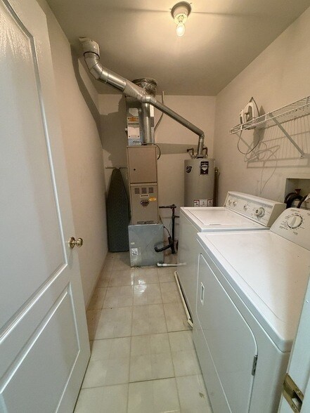 Building Photo - 1225 Brookdale Dr