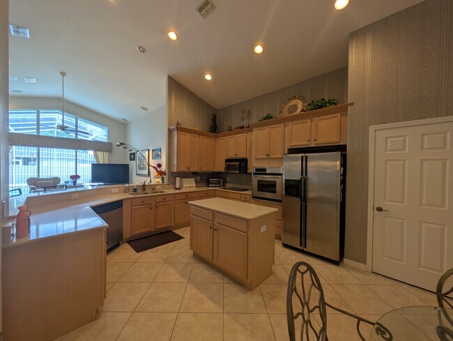 Building Photo - 10812 Deerberry Dr