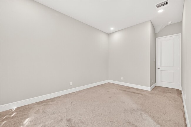 Building Photo - 1835 Brooking Hill Ct
