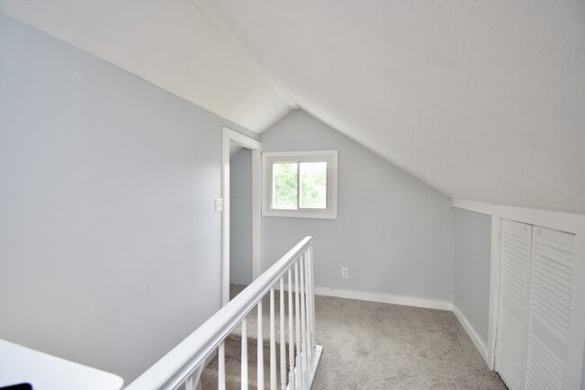 Building Photo - 1701 Sundale Ave