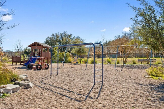 Building Photo - 7202 Squirrel Oak Cir