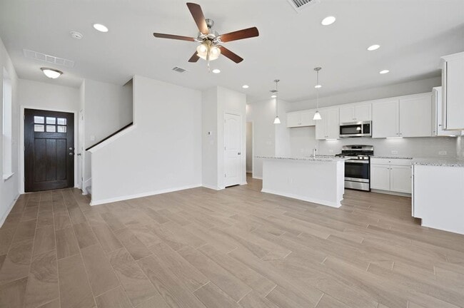 Building Photo - 20500 Cobb St
