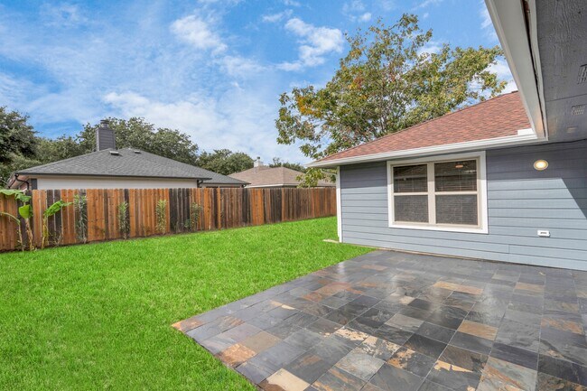 Building Photo - 3523 Colleen Woods Cir