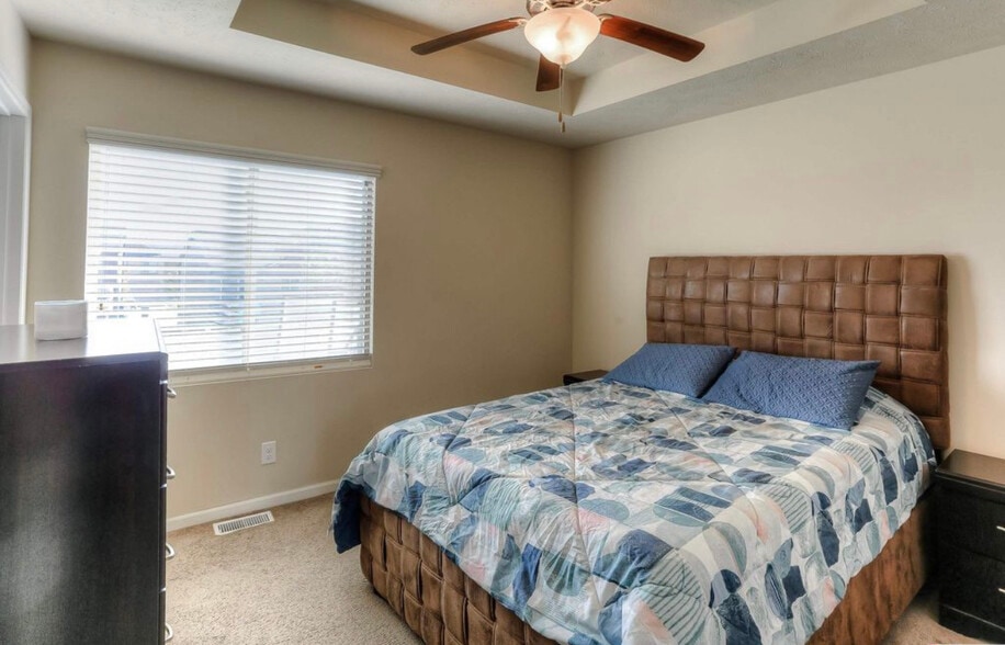 Building Photo - 9135 Hanover St