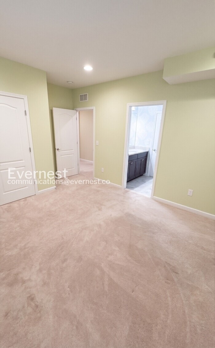 Building Photo - 1735 Hudgins Farm Cir
