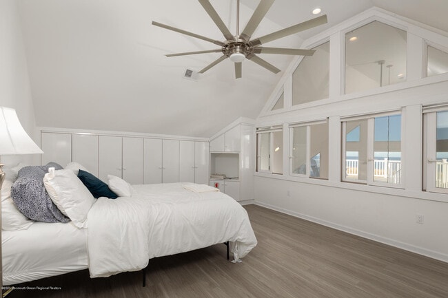 Building Photo - 502 Sunset Blvd