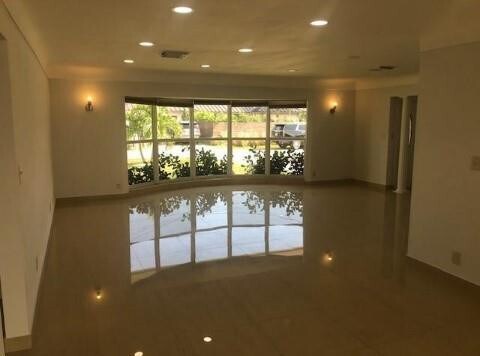 Building Photo - 3116 NE 42nd Ct