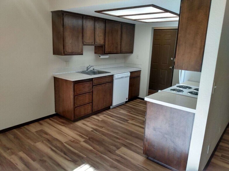 Building Photo - 2312 Hood Ave