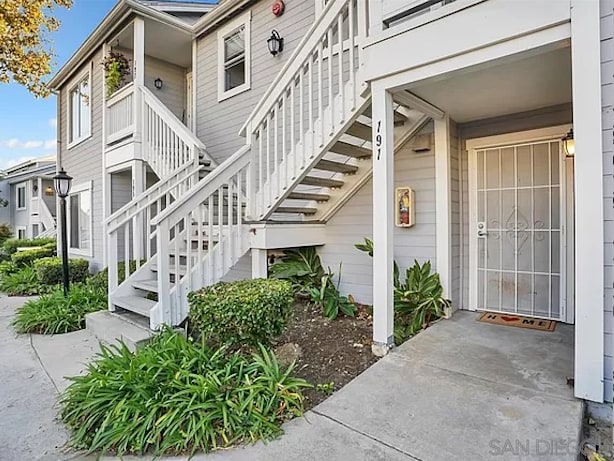 Primary Photo - 189 Mangano Cir