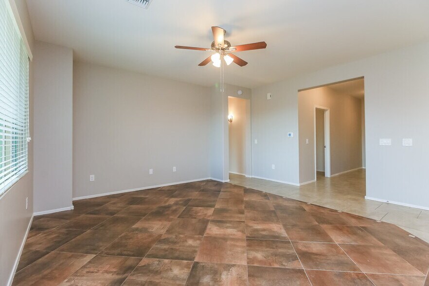 Building Photo - 1176 E Madera Grove Ln