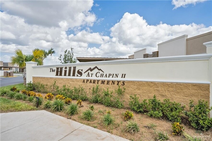 Building Photo - 623 Cathedral Hill