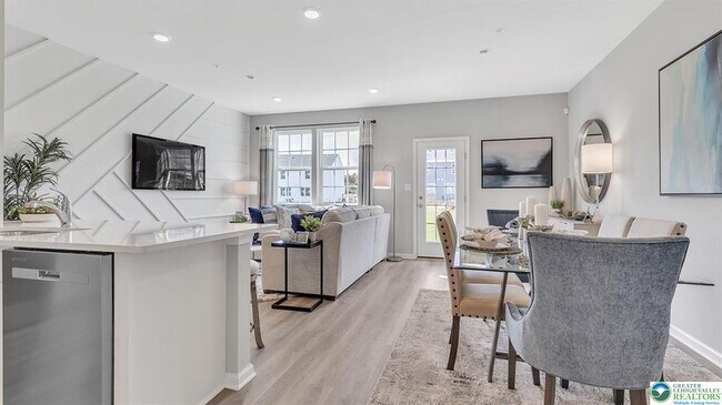 Building Photo - 1253 Susan Cir