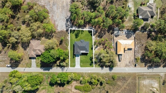Building Photo - 567 Flamingo Ave S