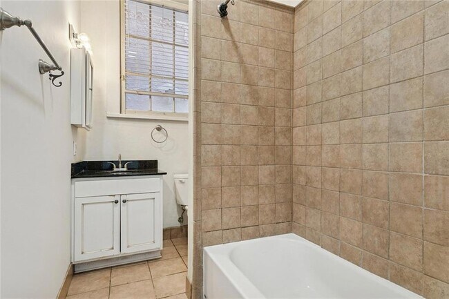 Building Photo - 1116 Royal St