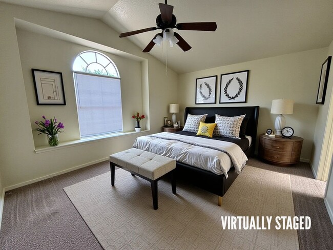 Building Photo - 2808 Bluejay Dr