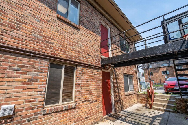 Interior Photo - 310 E. 18th Avenue