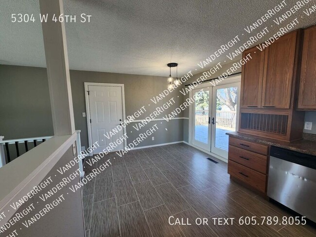 Building Photo - 5304 W 46th St