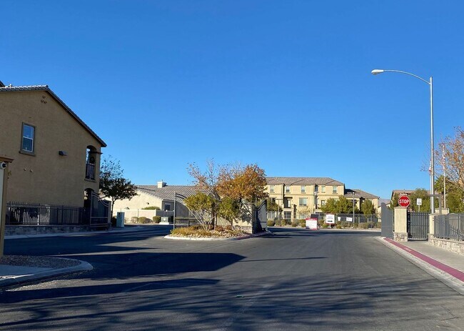 Building Photo - Newer Townhome - 3 Bedrooms + 2 Car Garage - E Craig & Nellis