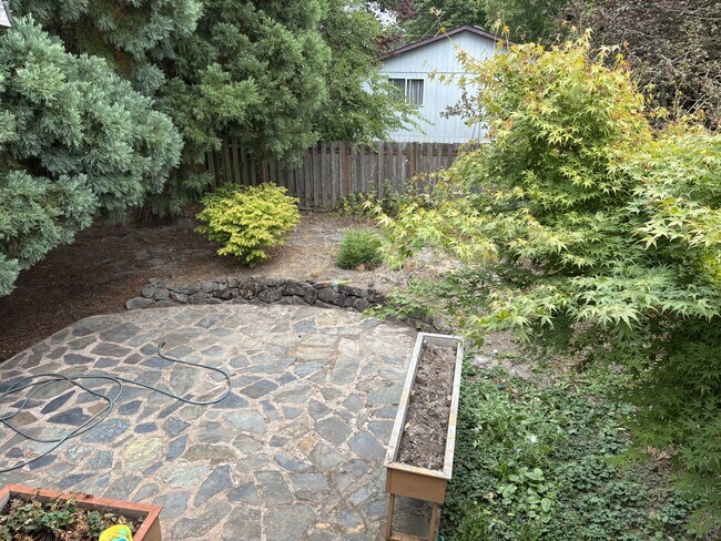 Building Photo - 7706 SE 104th Ave