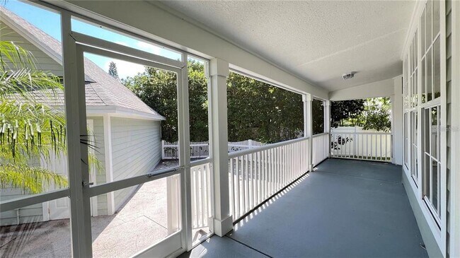 Building Photo - 934 Westpark Dr