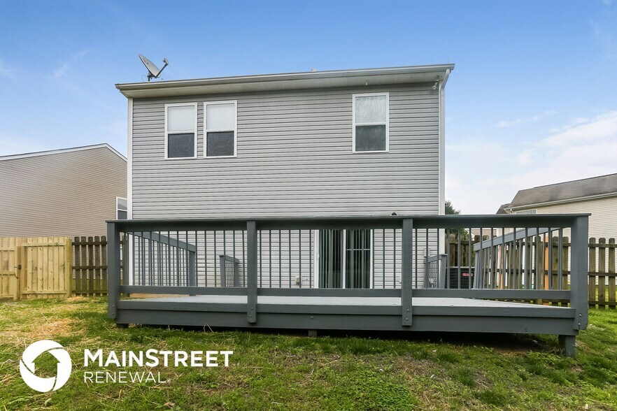 Building Photo - 4326 Leopold Pl