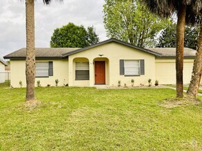 Building Photo - Cute 3 Bedroom