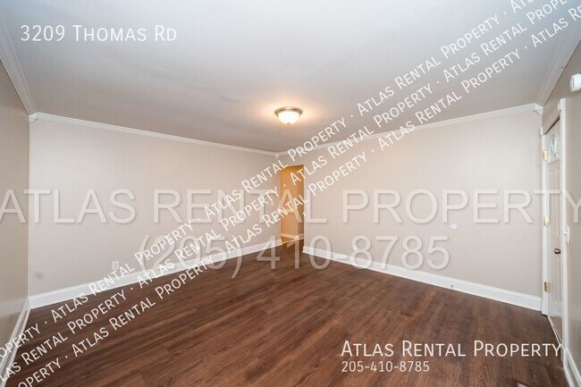 Building Photo - 3209 Thomas Rd