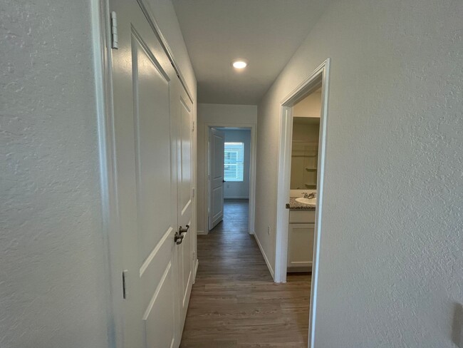 Building Photo - 10271 Asta Trl