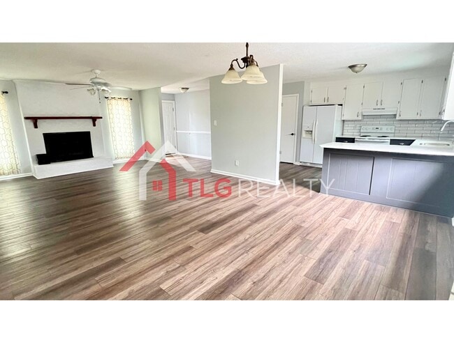 Building Photo - 609 Catawba Cir N