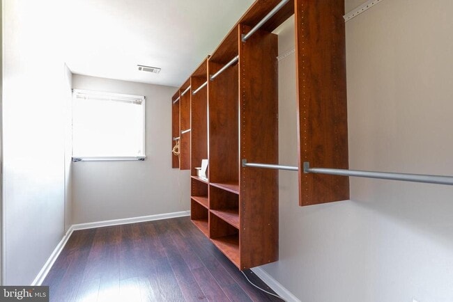 Building Photo - 14 Greystone Cir