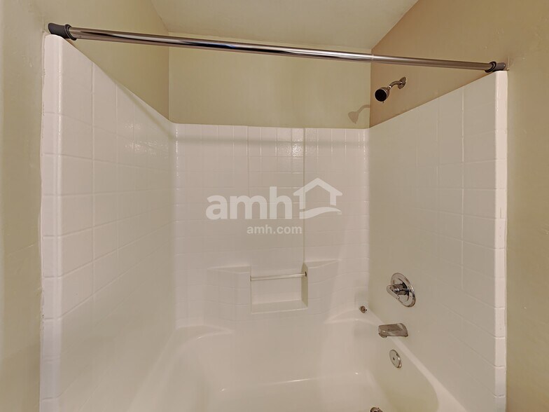 Building Photo - 25841 W Miami St
