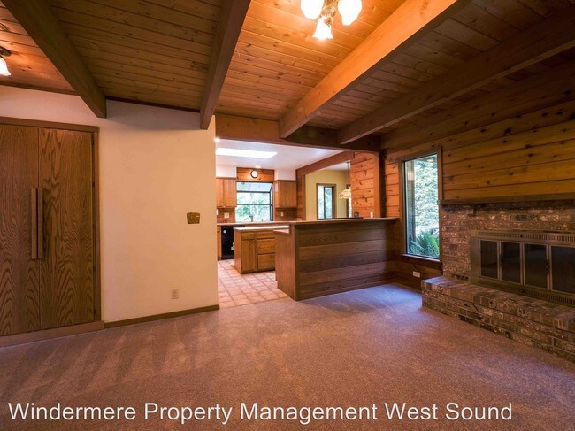 Building Photo - 5209 NE Forest Glade Ln