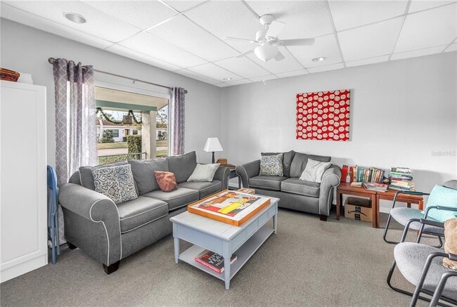 Building Photo - 9224 Mission Oaks Blvd