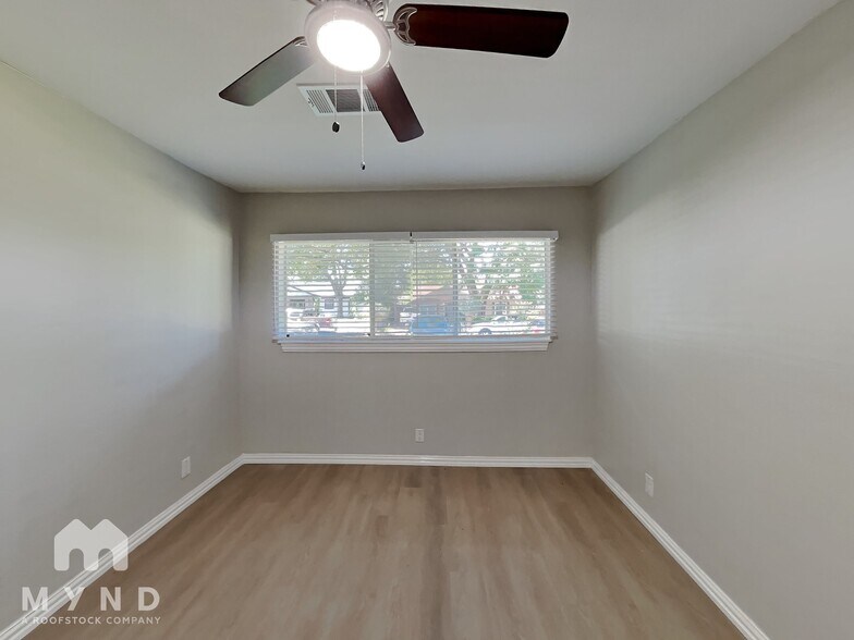 Building Photo - 2728 Rolinda Dr