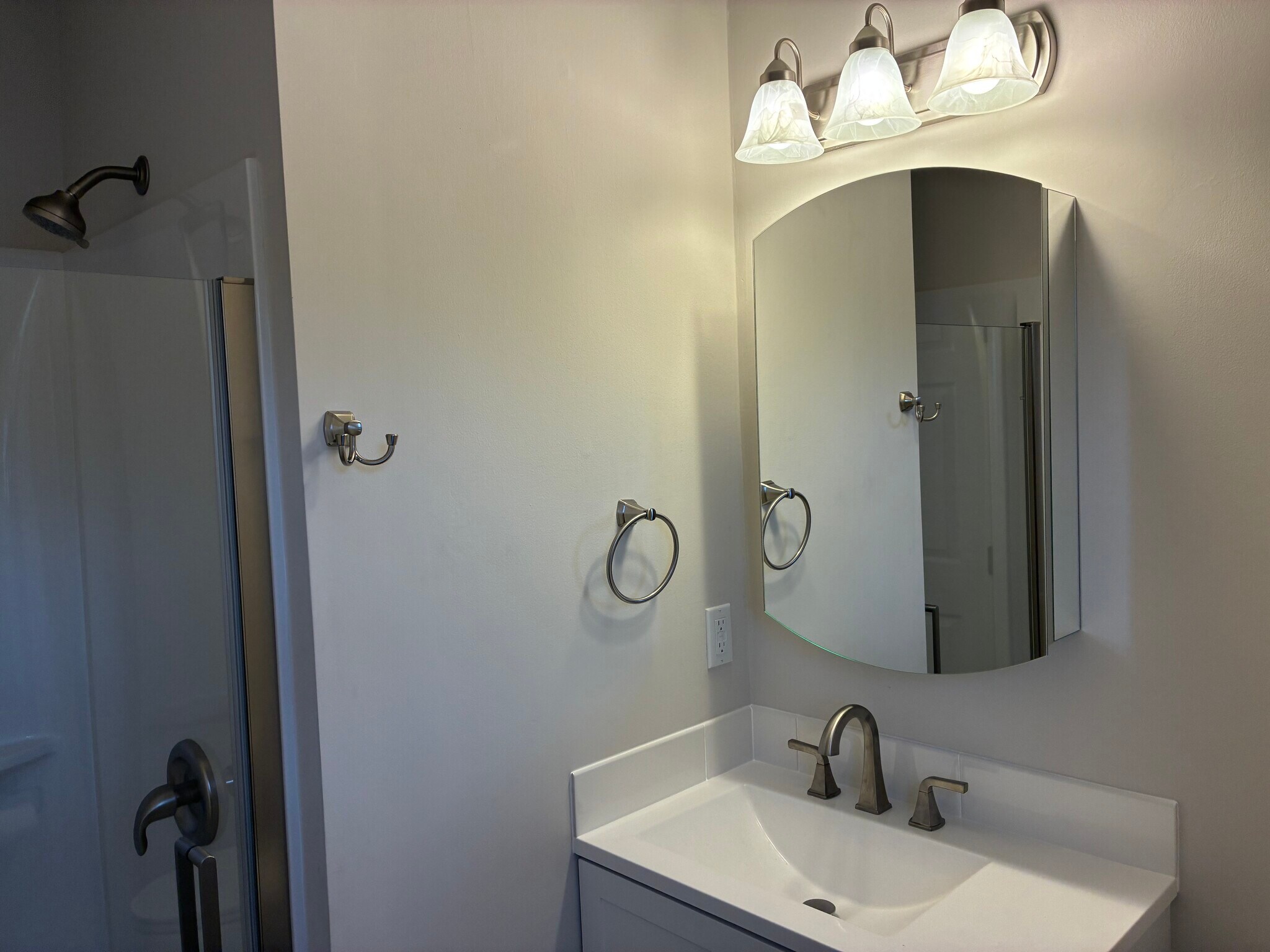 Building Photo - 1204 Hollowbrook Dr