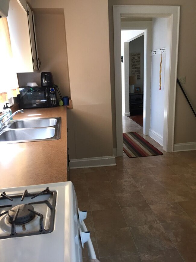 Building Photo - 630 N 16th Ave E