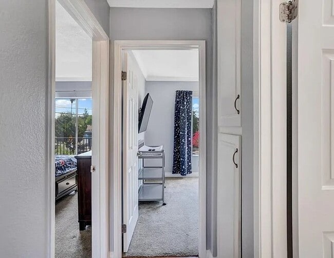 Building Photo - 2-Bed, 1.5-Bath Condo in Convenient El Cajon Location