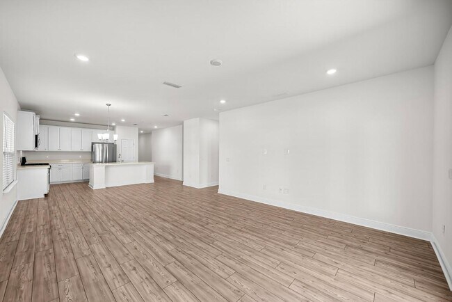 Building Photo - 345 Polaris Pl