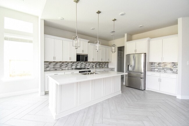 Building Photo - 2323 Birch View Ln