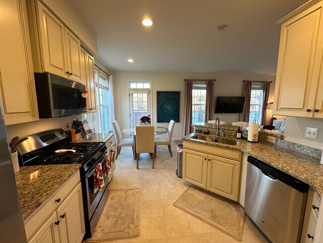 Building Photo - 2437 Baileys Pond Rd