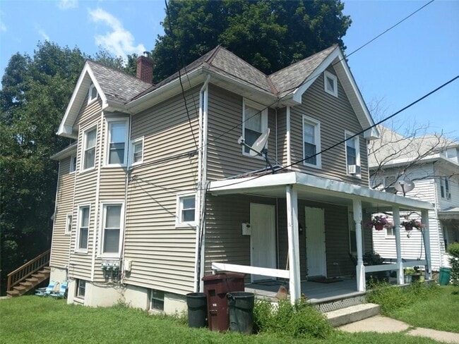 Building Photo - 370 Dyckman St
