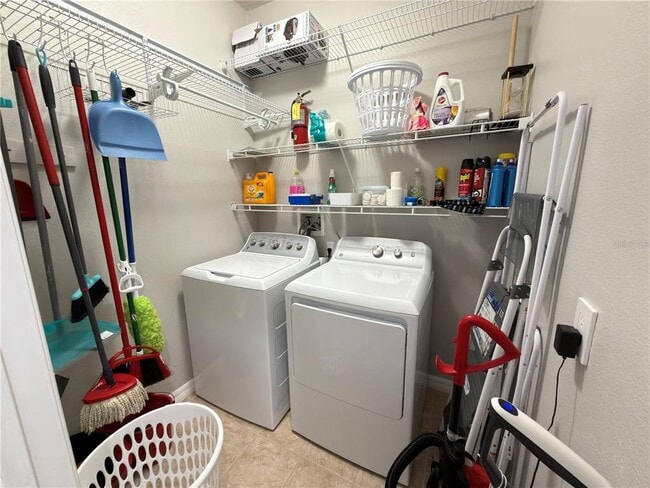 Building Photo - 734 Monroe Cir