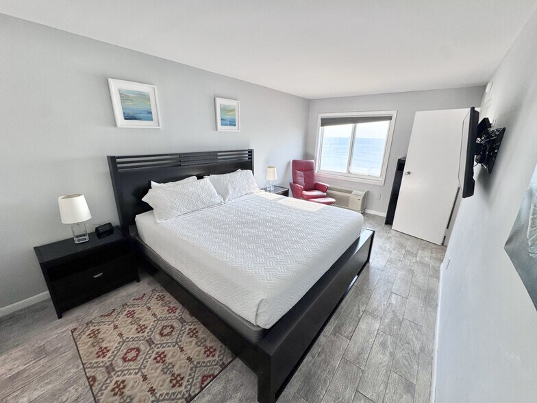 Building Photo - 201 Rudee Loop Connector