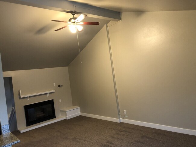 Building Photo - 1790 E 5725 S